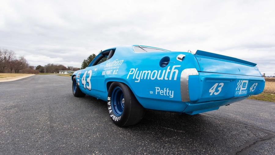  Plymouth Road Runner Richard Petty NASCAR 1971 года  (фото 19 из 20)